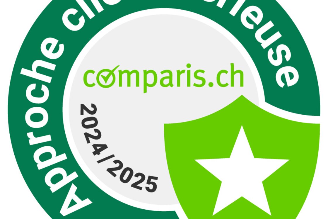 Comparis - Approche client sérieuse, main avec le pouce vers le haut