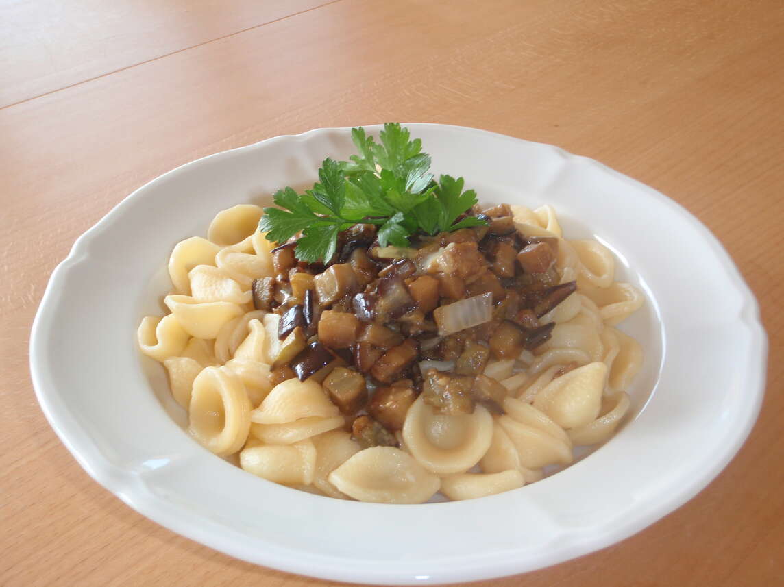 Orecchiette aux aubergines et au persil