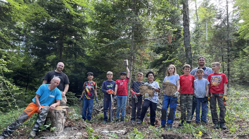 Foto di volontariato “Pulizia della foresta”