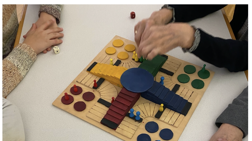 ‘Hurry up’ game with four players